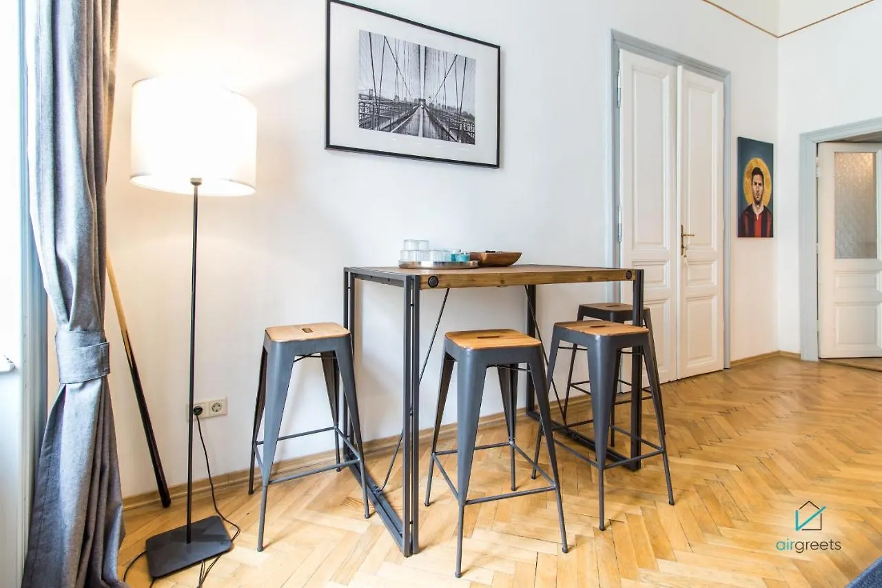 Spacious And Extraordinary Vienna Apartment