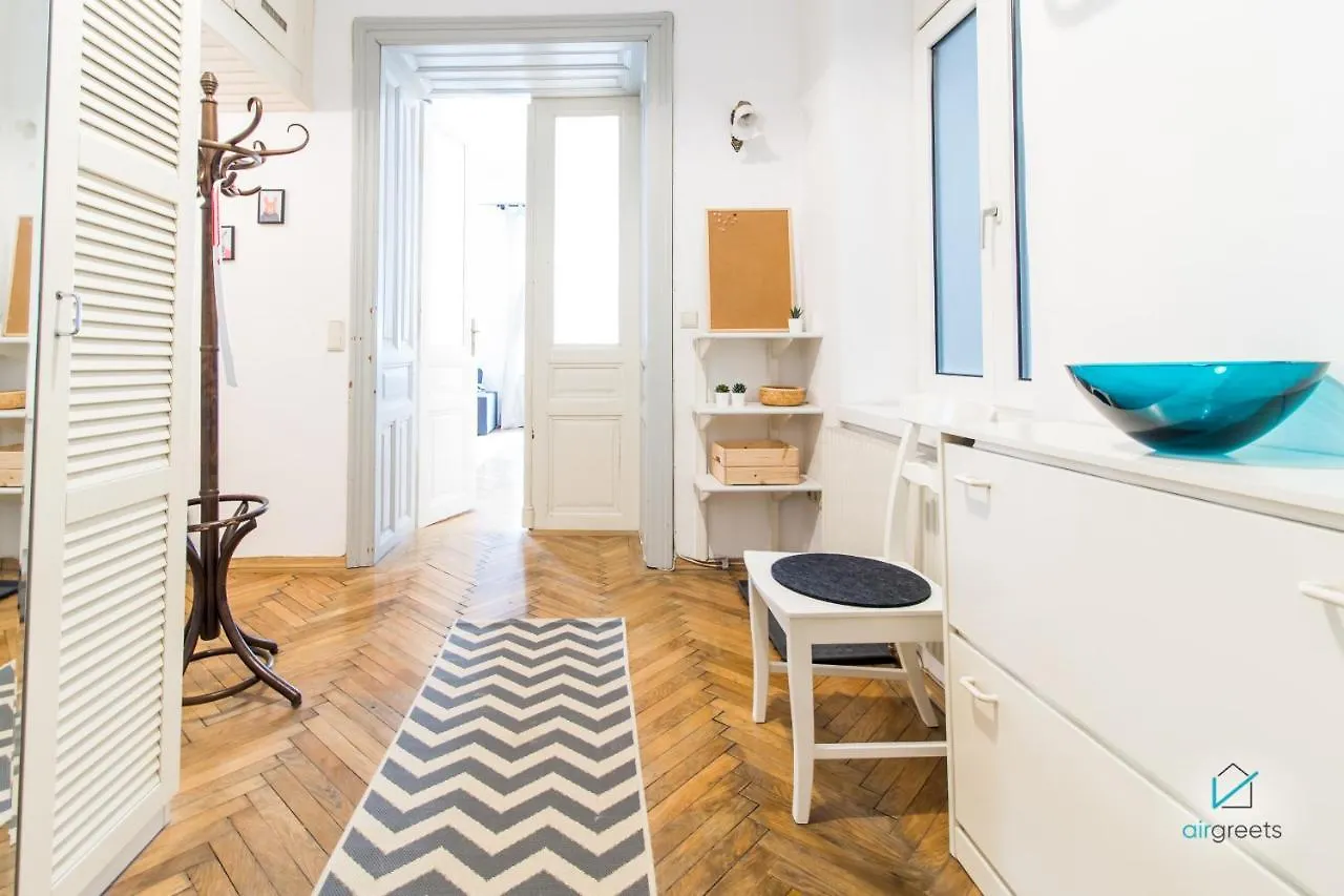 Spacious And Extraordinary Vienna Apartment