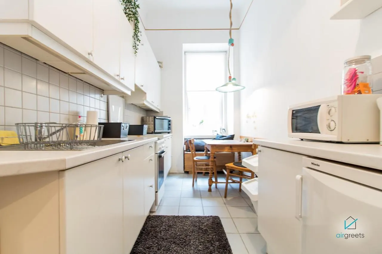 Spacious And Extraordinary Vienna Apartment Austria